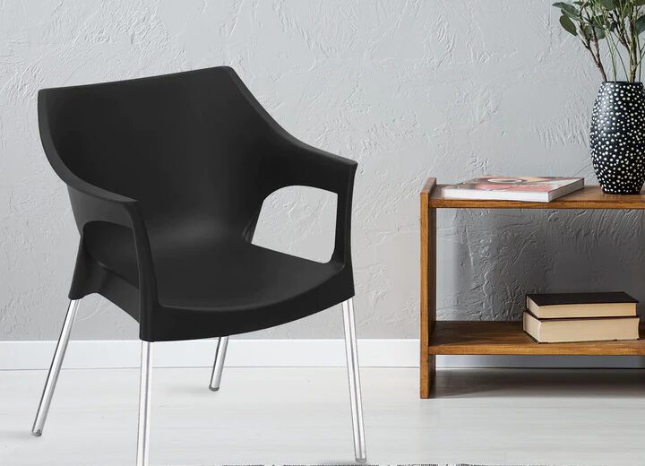10 Plastic Arm Chair (Black)